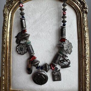 Exquisite Asian / Thailand Vintage Charm Necklace Silver Tone